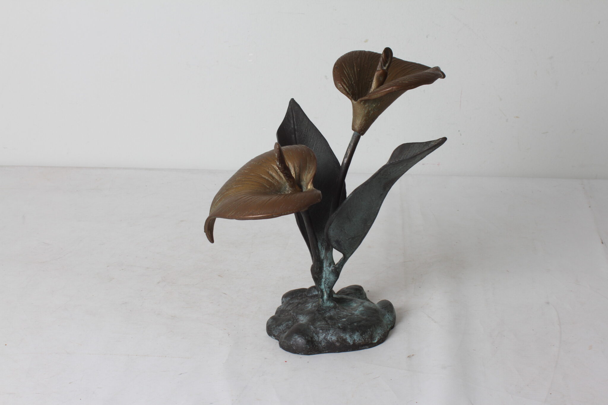 sculpture-florale-art-deco-en-bronze-2-arums-bicolore-objets-deco-brocante-occasion-emmaus-scherwiller-etikette (7)