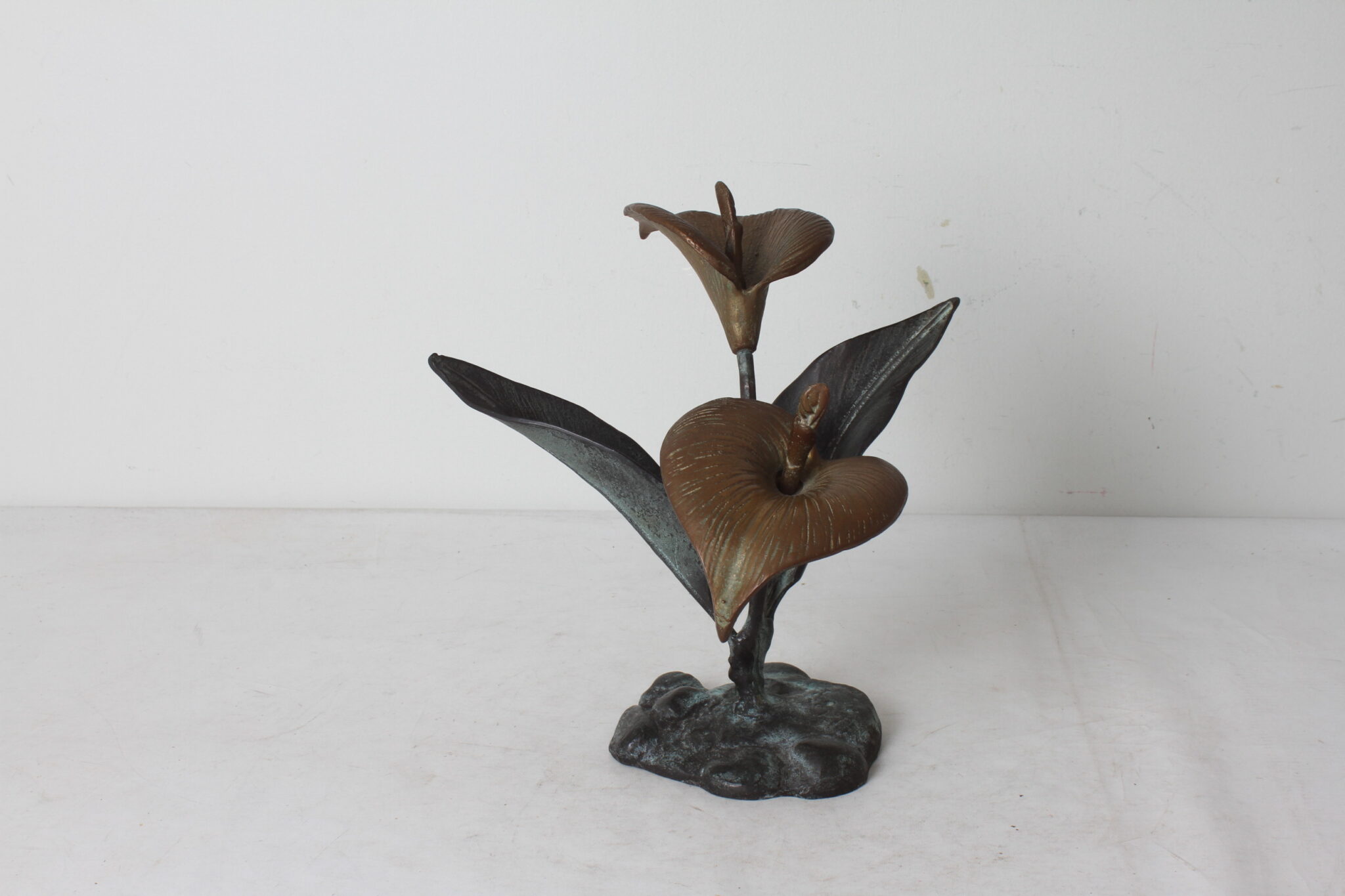 sculpture-florale-art-deco-en-bronze-2-arums-bicolore-objets-deco-brocante-occasion-emmaus-scherwiller-etikette (8)
