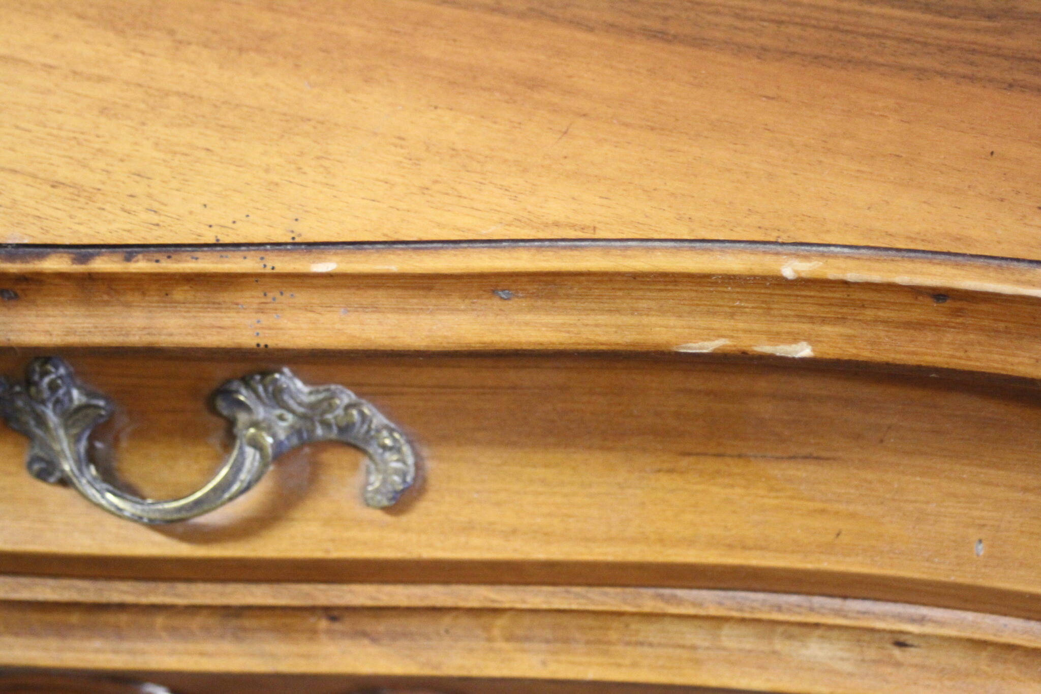 Commode tombeau de style Louis XV – Image 9