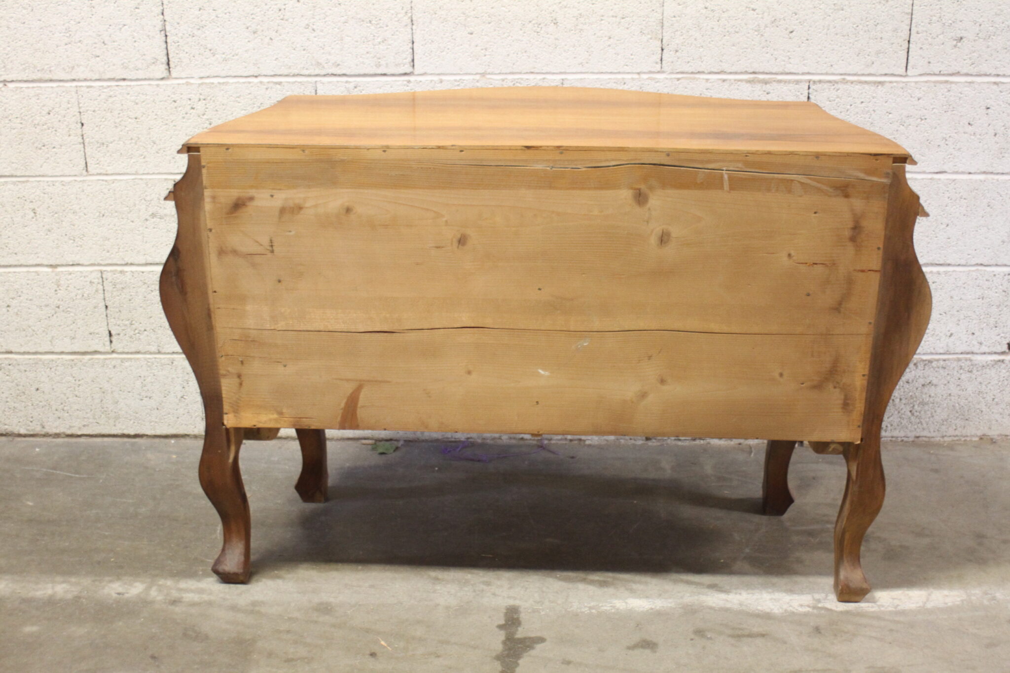 Commode tombeau de style Louis XV – Image 5
