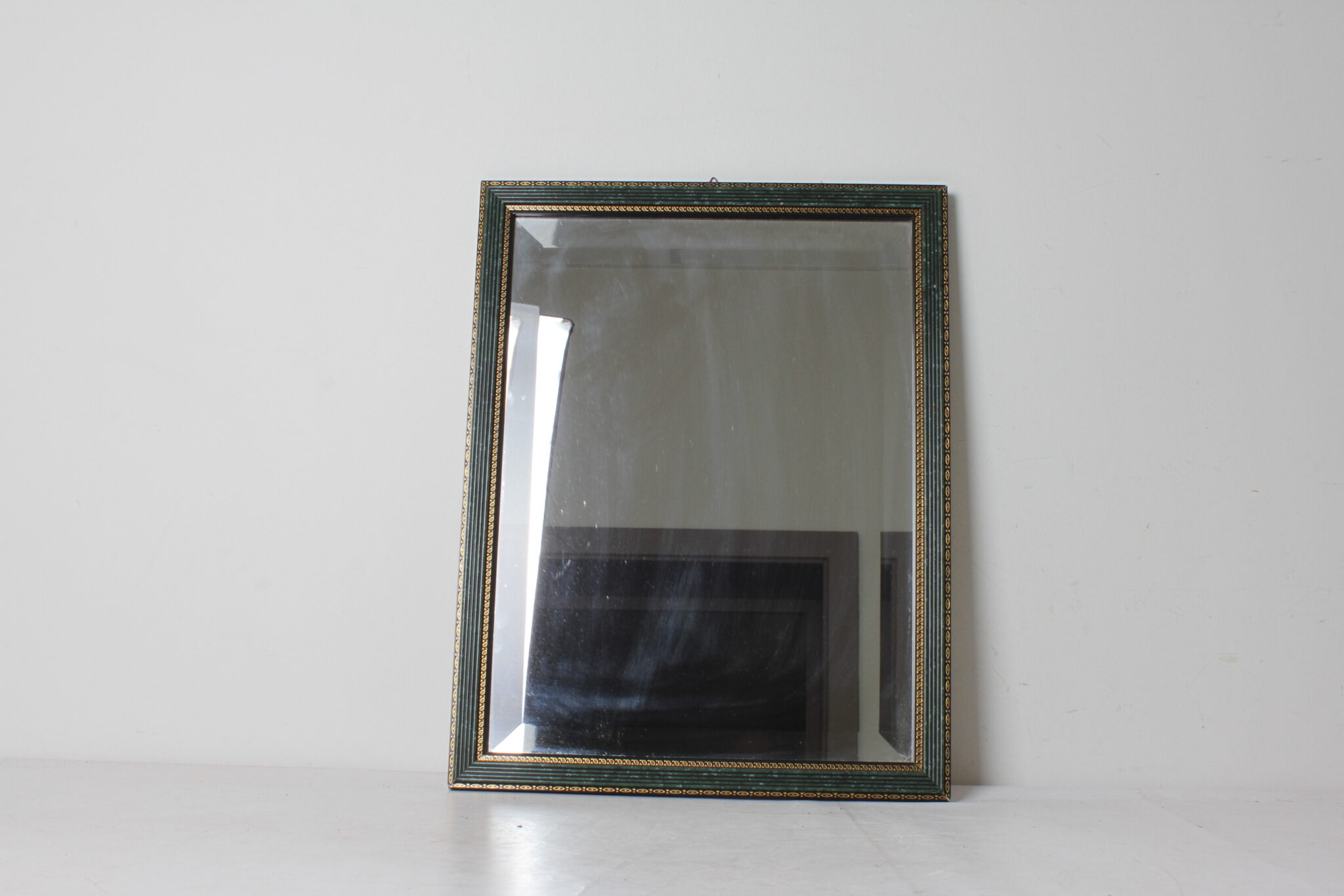 Miroir décoratif vert et doré – Image 3