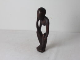 Sculpture décorative en bois foncé