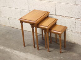 Tables gigognes en bois