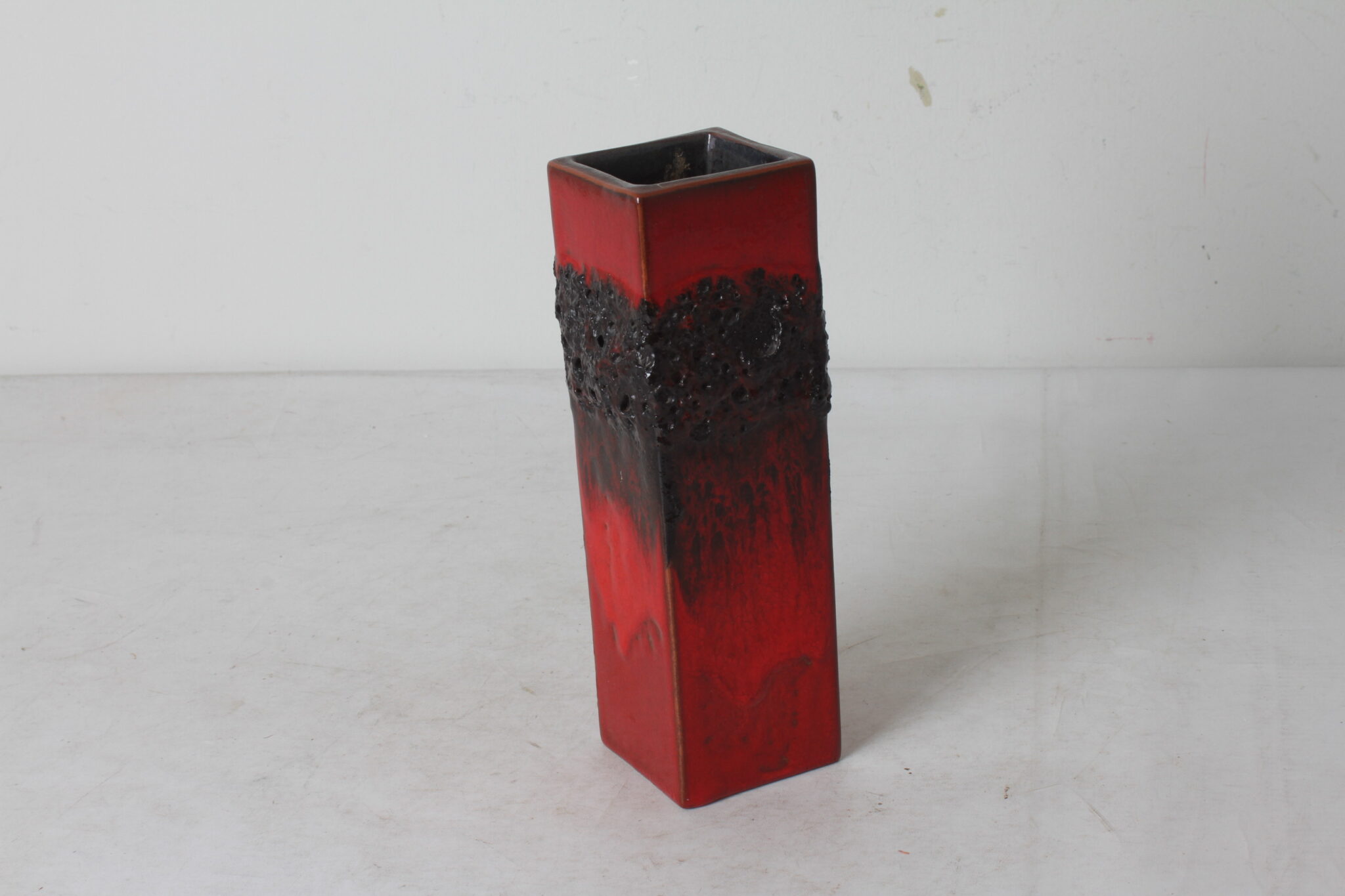 Vase cubique vintage style Fat Lava